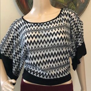 Bui-yah-kah crop top small